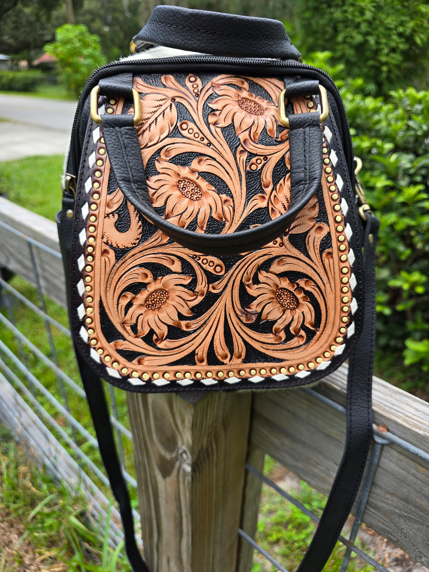 Handbag Tooled Leather Backpack. Can convert into a shoulder bag or crossbody bag! 2805
