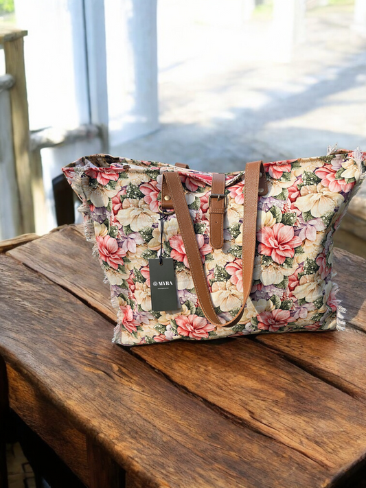 Myra Meadow Crest weekender